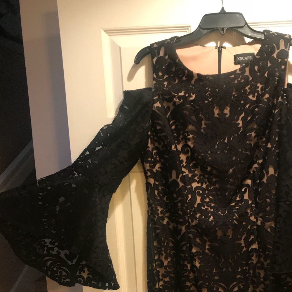 Lace Cut-Out Shoulder Dress